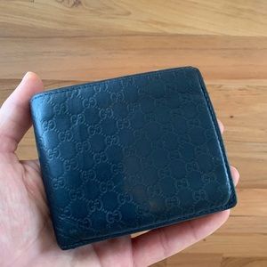 Black GUCCI bi-fold wallet fold leather authentic
